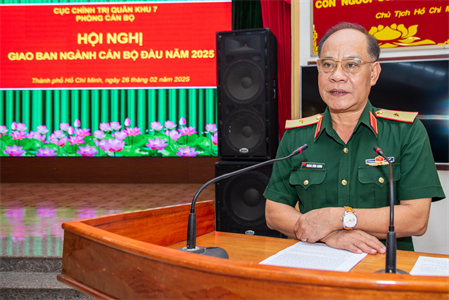 Giao ban ngành cán bộ đầu năm 2025