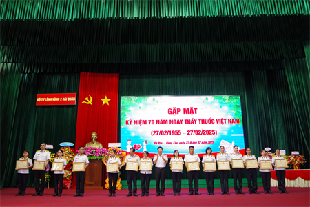 Vùng 2 Hải quân gặp mặt kỷ niệm 70 năm Ngày Thầy thuốc Việt Nam