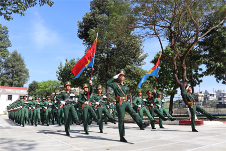 Khối chiến sĩ Quân giải phóng miền Nam Việt Nam hăng say luyện tập