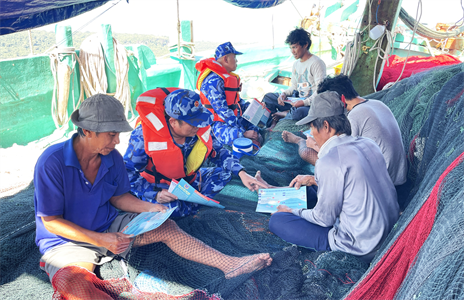 Bộ Tư lệnh Vùng Cảnh sát biển 3 xử lý nghiêm các hành vi vi phạm khai thác thủy sản bất hợp pháp