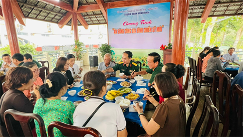 Trung đoàn Minh Đạm tổ chức chương trình “Ăn sáng cùng gia đình chiến sĩ mới”