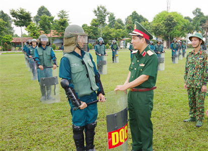 Lực lượng dân quân tự vệ Đồng Nai phát huy vai trò hạt nhân chính trị tại cơ sở