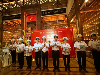 Vùng 2 Hải quân tuyên dương quân nhân chuyên nghiệp tiêu biểu