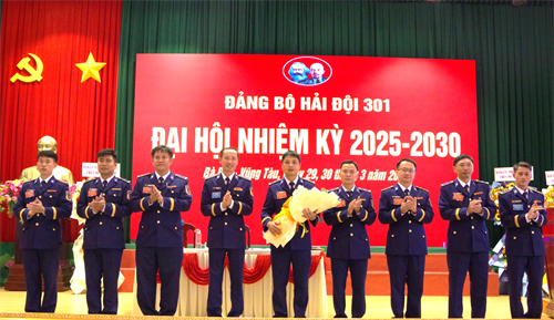 Đảng bộ Hải đội 301 lãnh đạo thực hiện tốt công tác quản lý và bảo vệ chủ quyền biển, đảo