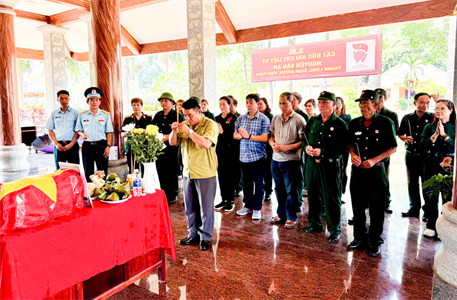 Hội Hỗ trợ gia đình liệt sĩ Việt Nam phía Nam tổ chức di dời hài cốt liệt sĩ