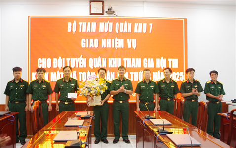 Gặp mặt, giao nhiệm vụ cho Đội tuyển Quân khu tham gia Hội thi kỹ thuật nghiệp vụ mật mã toàn quân năm 2025