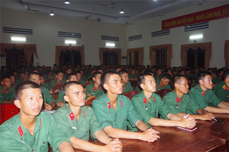 Trung đoàn 5, Sư đoàn 5 giao nhiệm vụ chiến sĩ đi học tiểu đội trưởng, khẩu đội trưởng, nhân viên chuyên môn kỹ thuật