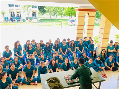 Trang bị kiến thức chống say nắng cho Khối nữ du kích miền Nam