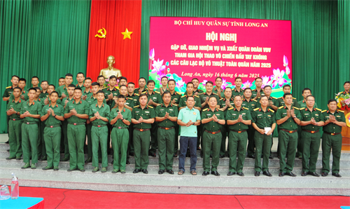 Bộ CHQS tỉnh Long An gặp gỡ, giao nhiệm vụ đoàn vận động viên tham gia Hội thao võ chiến đấu tay không