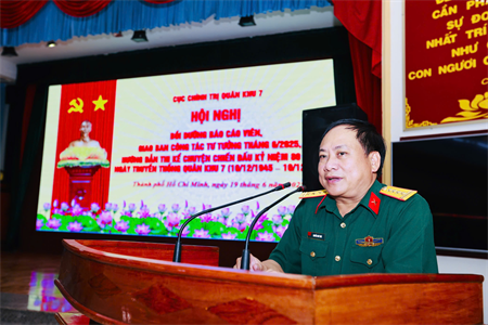 Cục Chính trị Quân khu 7 bồi dưỡng báo cáo viên, định hướng công tác tư tưởng tháng 6/2025