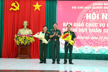 Bàn giao chức vụ Chỉ huy trưởng Bộ Chỉ huy quân sự tỉnh Đồng Nai