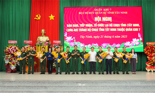 Bàn giao, tiếp nhận, tổ chức lại Bộ CHQS tỉnh (Tây Ninh, Long An) thành Bộ CHQS tỉnh Tây Ninh