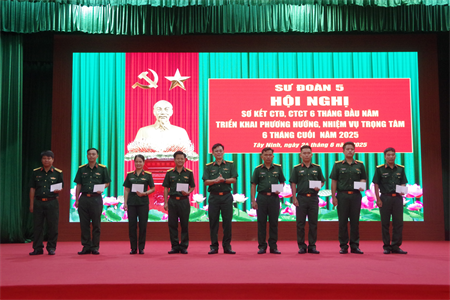 Hoạt động công tác Đảng, công tác chính trị góp phần quan trọng vào hoàn thành nhiệm vụ của đơn vị