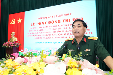 Trường Quân sự Quân khu “Phất cao cờ hồng tháng tám - thi đua giành 3 nhất”