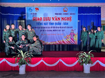 Trung đoàn 5 tổ chức giao lưu văn nghệ trên địa bàn thực hiện công tác dân vận