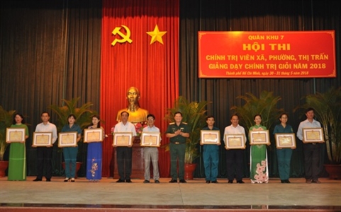 Bế mạc Hội thi Chính trị viên xã, phường, thị trấn giảng dạy chính trị giỏi