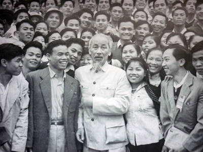 Lời Bác Hồ dạy ngày này năm xưa: "Thanh niên ta có cố gắng, có tiến bộ và có nhiều thành tích. Nhưng chớ vì thế mà tự cao, tự đại"