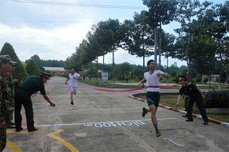 Bộ CHQS tỉnh Bình Phước khai mạc Hội thao thể dục thể thao quân sự - quốc phòng