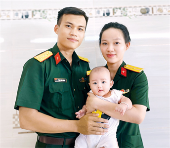 Kỷ niệm 23 năm Ngày Gia đình Việt Nam: Khi vợ chồng đều là “Bộ đội Cụ Hồ”