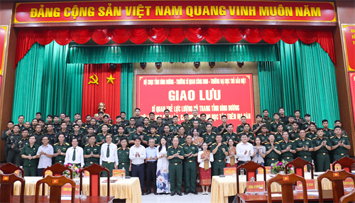 Giao lưu sĩ quan trẻ LLVT tỉnh Bình Dương với lưu học sinh Lào, Campuchia đang học tập trên địa bàn