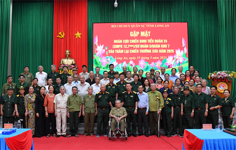 Bộ CHQS tỉnh Long An gặp mặt Cựu chiến binh Tiểu đoàn 24, Sư đoàn 5 thăm lại chiến trường xưa