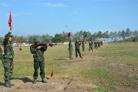 Nở rộ “hoa bắn giỏi” dưới chân núi Bà Đen