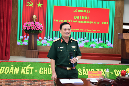 Trung tướng Trần Hoài Trung kiểm tra công tác chuẩn bị Đại hội Thi đua Quyết thắng Lữ đoàn 23