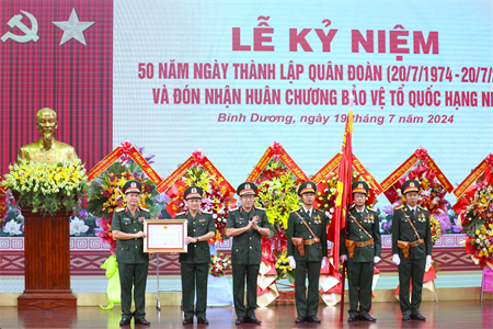 Quân đoàn 4 kỷ niệm 50 năm ngày thành lập và đón nhận Huân chương Bảo vệ Tổ quốc hạng Nhất
