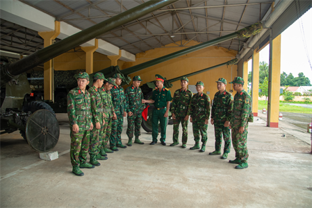 Đảng ủy, Ban Chỉ huy Lữ đoàn 75:
Kính báo