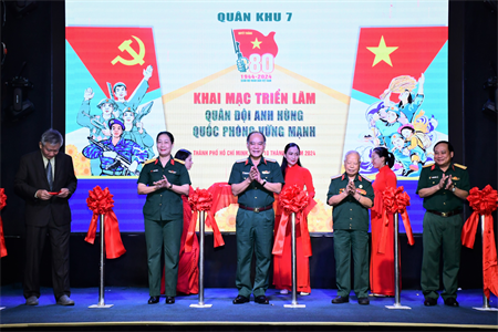 Triển lãm “Quân đội anh hùng - Quốc phòng vững mạnh”