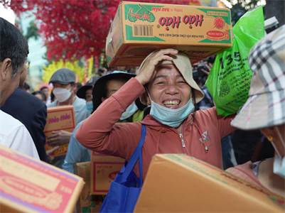 Hàng ngàn sinh viên, người lao động được về quê đón Tết miễn phí