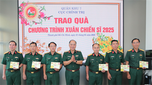 Chương trình “Xuân chiến sĩ” tặng quà cho các sư đoàn, lữ đoàn Quân khu 7