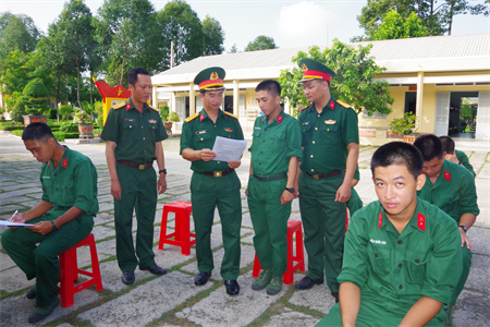 Trung đoàn 2, Sư đoàn 9, Quân đoàn 34 kiểm tra nhận thức chính trị cho hạ sĩ quan, chiến sĩ