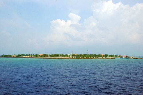 Đảo Song Tử Tây nhìn từ xa