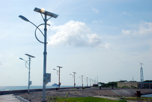 Năng lượng mặt trời và năng lượng gió cung cấp điện cho đảo