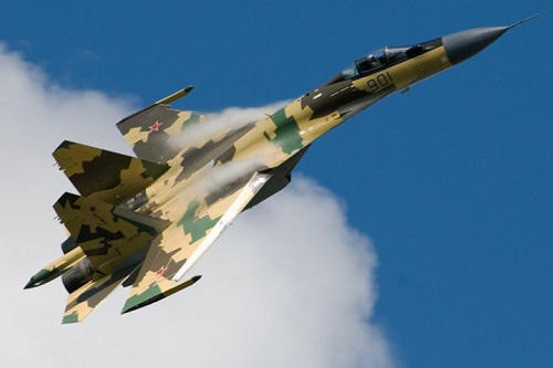 Su-35 là chiến đấu cơ đa nhiệm thế hệ thứ 4++ một người lái, có chiều dài 21,9m, sải cánh 15,3m và chiều cao 5,9m