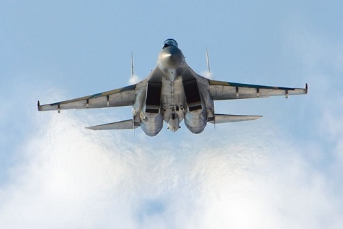 Siêu tiêm kích Su-35 được trang bị 2 động cơ cánh quạt phản lực có buồng đốt phụ Saturn 117S và có thể mang được tối đa 16 tấn vũ khí